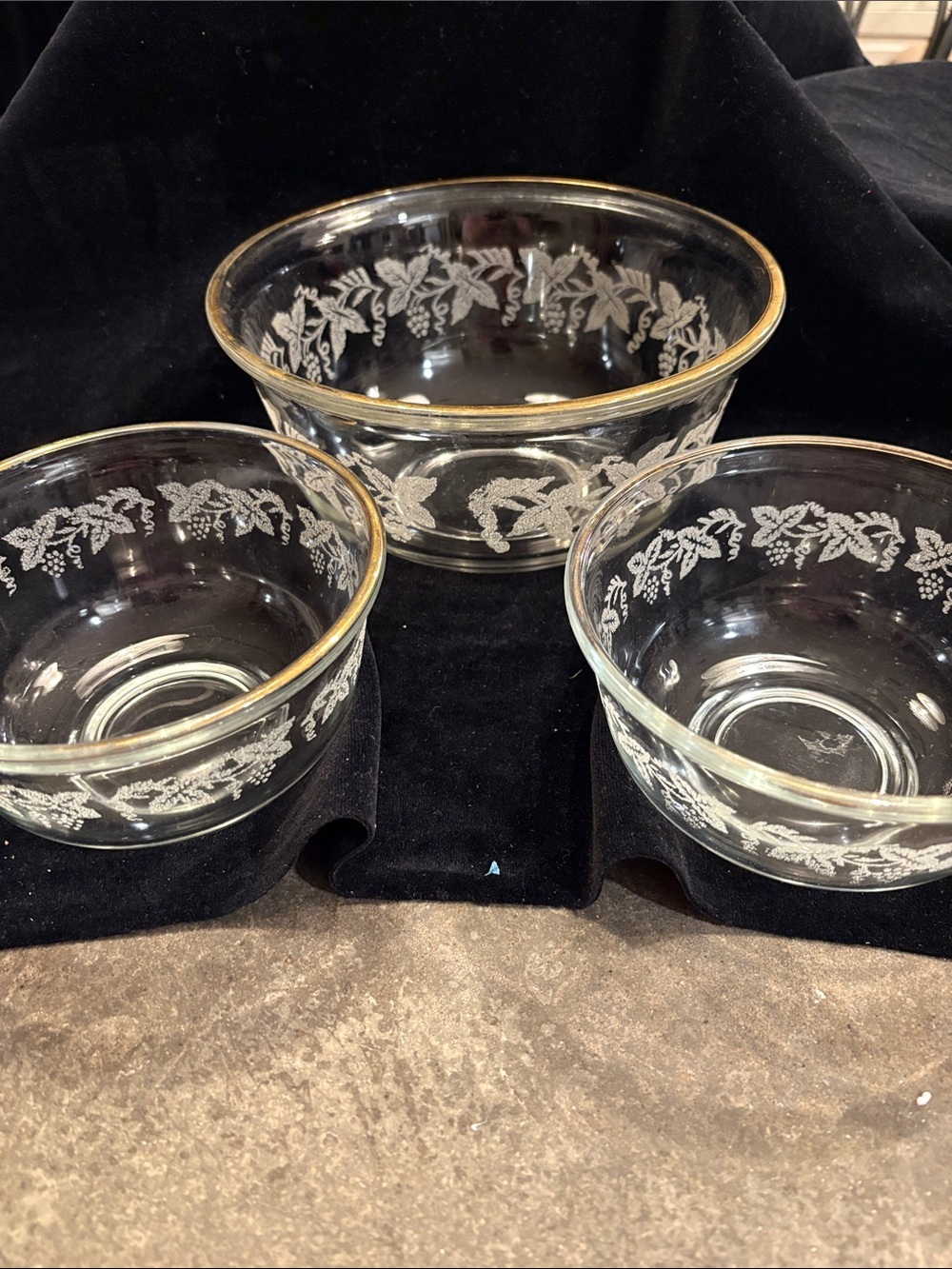 Vintage Bartlett Co Raised Frosted Grapevine Mixing Serving Bowls
